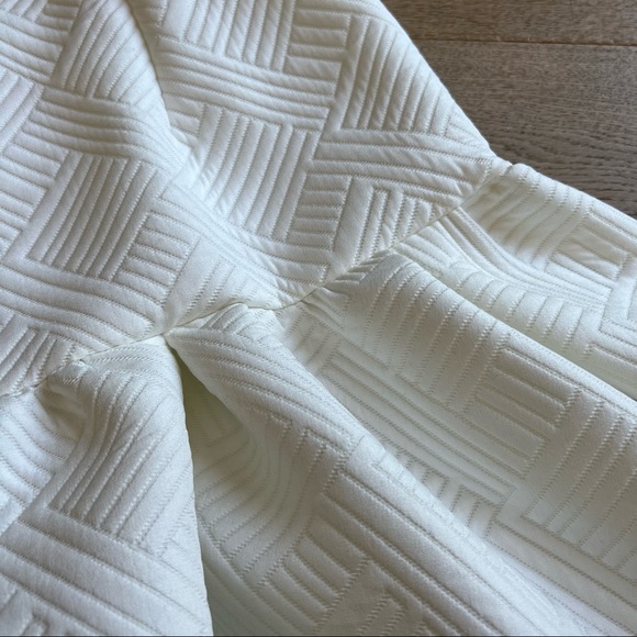 NWT Quilted white peplum skirt - Picture 2 of 7